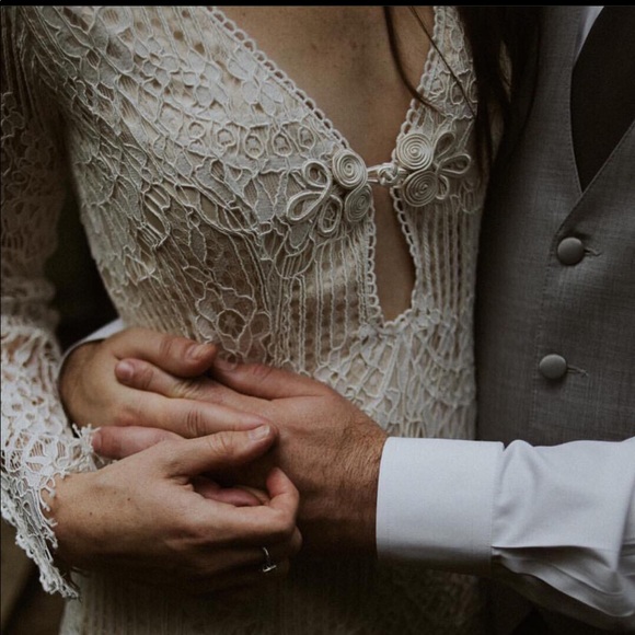 Limited edition gently used Daughters of Simone abbot wedding gown - Picture 5 of 6